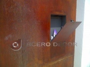 puerta peatonal