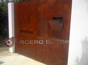 puerta peatonal acero oxidado