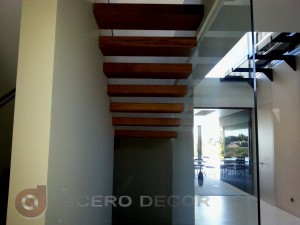 pasarela de acero y cristal III