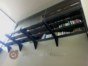 psarela de acero y cristal I