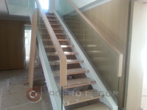 escalera de cristal