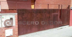 Puerta peatonal Acero Corten .