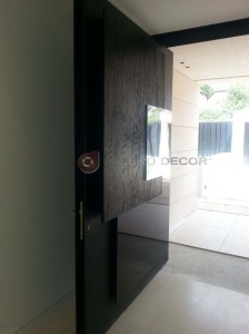 Puerta de entrada principal moderna 