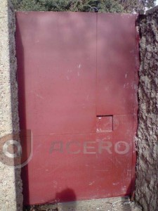 puerta peatonal abatible de hierro moderna 6 copia