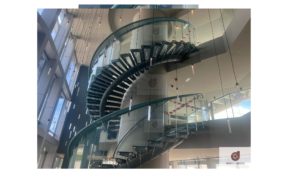 Escalera moderna diseñada en Madrid